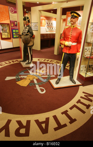 Von Chester, England. Modell der Yeoman Staff Sergeant und eine 3. Dragoon Guard in Cheshire Militärmuseum. Stockfoto