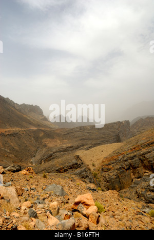 Mit Blick auf Schlange-Schlucht in das Hajar-Gebirge des Sultanats von Oman Stockfoto