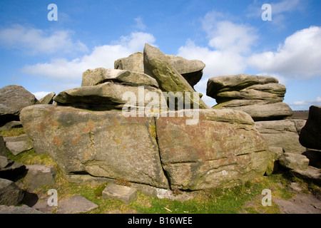 Einen Überblick über Owler Tor oberhalb Mühlstein auf Hathersage Moor im Peak District in Derbyshire Stockfoto