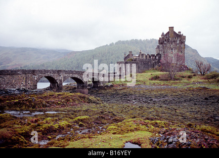 In den schottischen Highlands Eileen Donan Castle in der Nähe von Kyle of Lochalsh Schottland Stockfoto