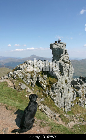 Wanderer auf dem Gipfel des Ben Arthur (Schuster). Stockfoto