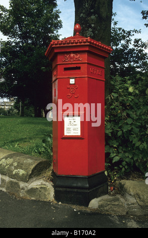 Penfold sechseckiger viktorianischer Briefkasten, Buxton, Derbyshire, UK. Stockfoto