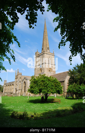 St. Johannes der Täufer-Kirche, Burford, Oxfordshire, England, Vereinigtes Königreich Stockfoto