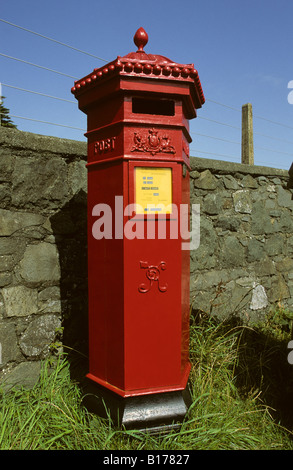 Penfold sechseckiger viktorianischer Briefkasten Tywyn, Wales, UK. Stockfoto