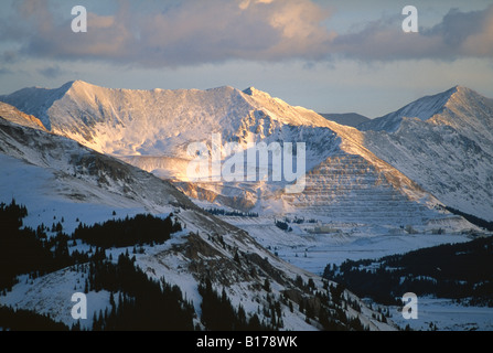 Höhepunkt Molybdän Mine in Fremont Pass im Winter in der Nähe von Leadville, Colorado USA Stockfoto