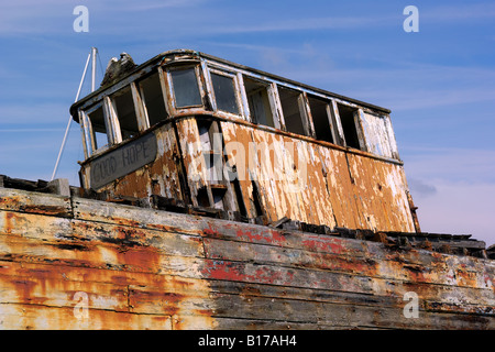 Altes Fischerboot vertäut am Skippool Creek, Fleetwood, Lancashire. Stockfoto