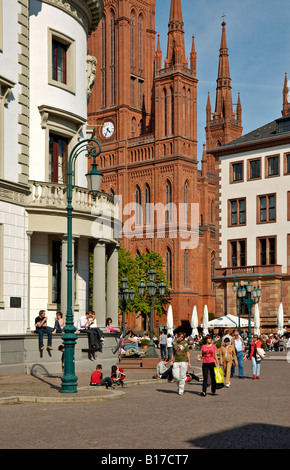 Parlamentsgebäude, Marktkirche und Rathaus im Zentrum von Wiesbaden, Deutschland. Stockfoto