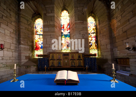 Kirche und offene Bibel, heilige Insel Bewick, England Stockfoto