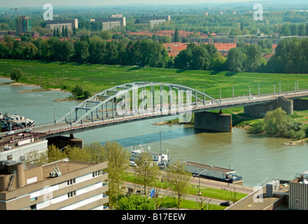 Blick auf den John Frost Bridge, Arnhem, Niederlande Stockfoto