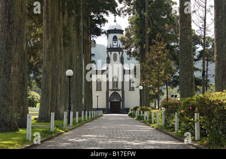 Sete Cidades Dorfkirche. Insel São Miguel, Azoren, Portugal. Stockfoto