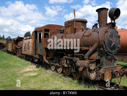 Alte rostige Dampflok im Freilichtmuseum von Pereslawl Russland Stockfoto