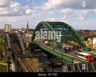 Brücken über den Fluss zu tragen, Sunderland, England Stockfoto