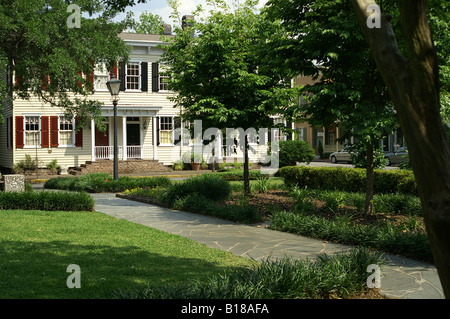 Häusern im Kolonialstil in Savannah Historic District Stockfoto