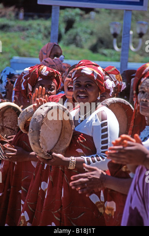 Dorfbewohner in Mamoudzou, auf der Grande Terre Insel, Mayotte Inseln, Indischer Ozean, feiern ihre Rückkehr aus dem Hadsch Mekka Stockfoto