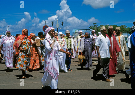 Dorfbewohner in Mamoudzou, der Insel Grande Terre, den Mayotte-Inseln, dem Archipel von Comoro und dem Indischen Ozean feiern ihre Rückkehr vom Hadsch-Mekka Stockfoto