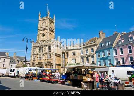 Markttag in Cirencester, Gloucestershire, England Stockfoto