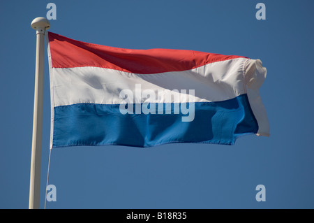 Französische Trikolore nationale Fahne Flagge fliegen - roten weißen und blauen Querstreifen Stockfoto