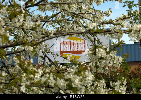 Die Wanderer knackige Snacks unterzeichnen Logo auf dem corporate Fabrik und Firmensitz HQ in Beaumont Leys Leicester Stockfoto