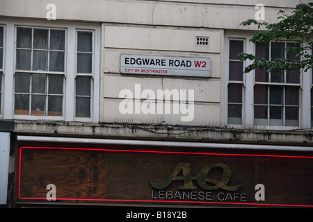 Vereinigtes Königreich Zentrum London w2 Edgware Road Straßenschild und libanesischen café Stockfoto