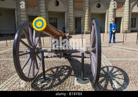 Nahaufnahme einer Kanone außerhalb des königlichen Palastes. Stockholm, Schweden. Stockfoto