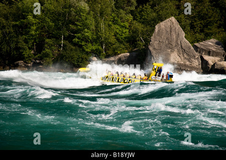 Whirlpool Jet Boat Tour am Niagara River in Niagara Schlucht, Niagara Falls, Ontario, Kanada. Stockfoto