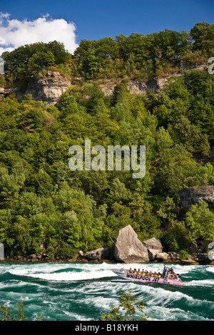 Whirlpool Jet Boat Tour am Niagara River in Niagara Schlucht, Niagara Falls, Ontario, Kanada. Stockfoto