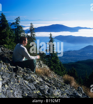 Blick auf Keats Insel und Bowen Island von oben Mount Elphinstone, Gibsons, Sunshine Coast, British Columbia, Kanada. Stockfoto