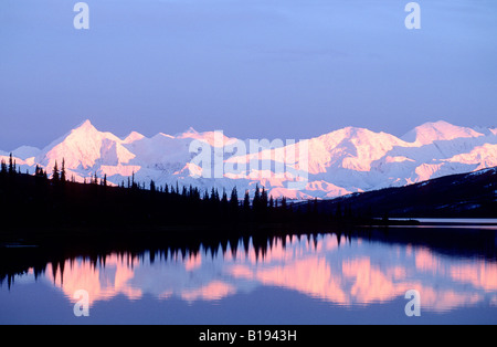 Alpenglühen am Mount McKinley, Denali-Nationalpark, Alaska Stockfoto