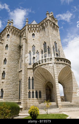 Palacio Episcopal in Astorga. Der Palast wurde von Antoni Gaudi entworfen und ist heute das Museu de Los Caminos. Stockfoto