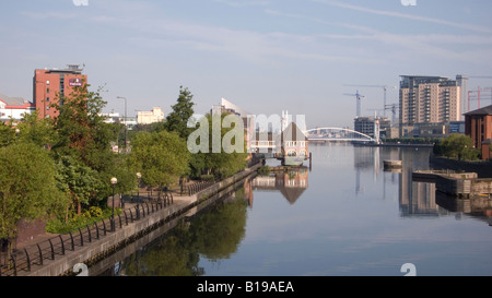 Manchester Salford Quays von Trafford Straßenbrücke aus gesehen Stockfoto