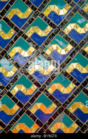 Oman, Maskat, Ghala, Al Ghubrah (große Moschee) Moschee. Detail der Fliesenarbeiten innerhalb der Moschee. Stockfoto