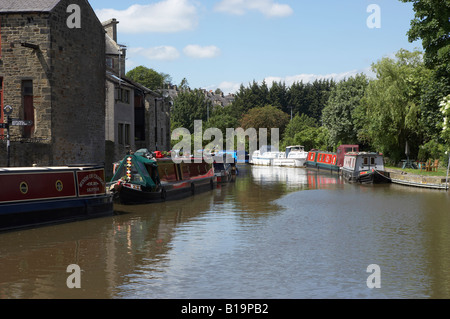 LEEDS-LIVERPOOL-KANAL LASTKÄHNE SKIPTON SOMMER NORTH YORKSHIRE Stockfoto