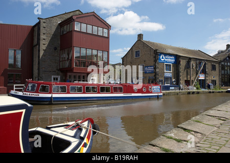 VOR LIVERPOOL CANAL LASTKÄHNE SKIPTON SOMMER NORTH YORKSHIRE Stockfoto