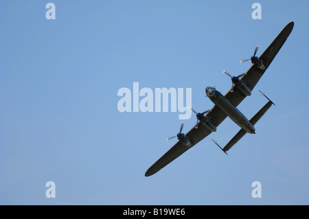 Einen zweiten Weltkrieg britische AVRO Lancaster Bomber während des Fluges. Stockfoto