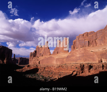 Am späten Nachmittag leichte auf Park Avenue Wand Bildung in Arches National Park in Utah Stockfoto