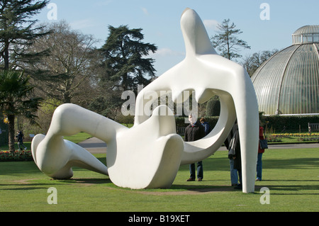 Mann, die große liegende Figur von Henry Moore Stockfoto