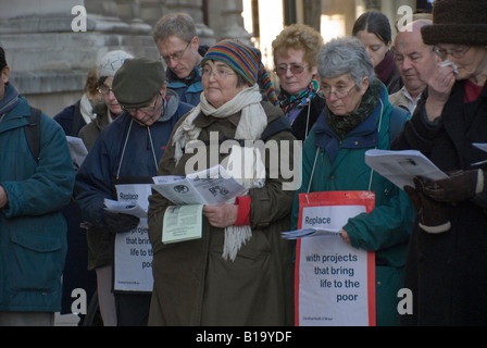 26. jährliche Christian CND und Pax Christi Aschermittwoch-Liturgie der Buße und Widerstand um das Verteidigungsministerium Stockfoto