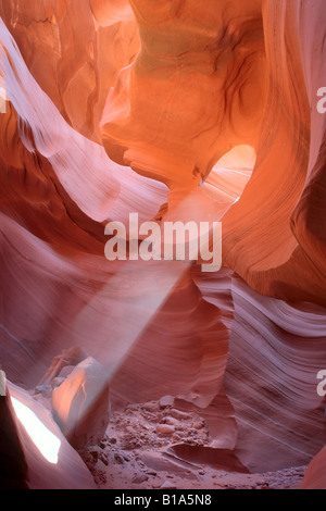 Lichtstrahl im Antelope Canyon, Arizona Stockfoto