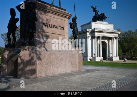 Die Wellington Arch und Denkmal in London an einem schönen Tag Stockfoto