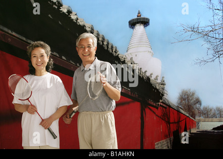 altes Ehepaar Badminton spielen Stockfoto