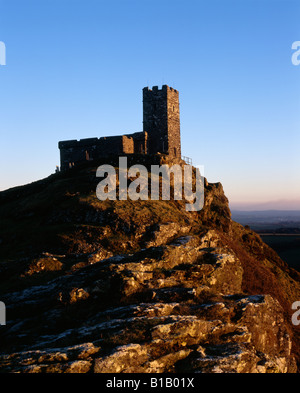 Die Kirche St. Michael am Brent Tor am Rande des Dartmoor National Park, Brentor, Devon, England. Stockfoto