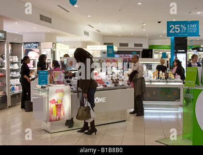 Schönheit & Duft Abteilung House of Fraser Oxford Street in London Stockfoto