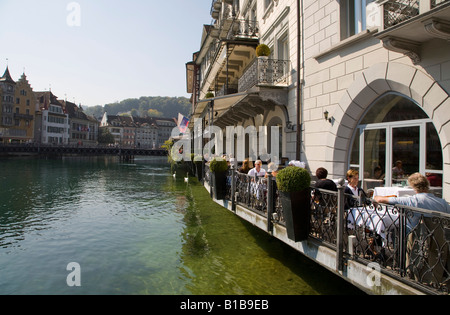 Schweiz, Luzern, Hotel Restaurant des Balances am Wasser Stockfoto