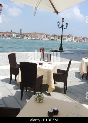 Tischdekoration im Hilton Molino Stucky Hotel auf der Insel Giudecca Venedig Stockfoto