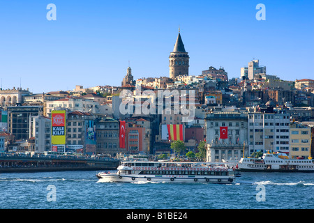 Beyoglu und Galata Turm in Istanbul Stockfoto