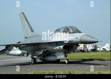 F-16 BM Fighting Falcon der dänischen Luftwaffe, auf statischer Anzeige an Biggin Hill Airshow 2008 Stockfoto