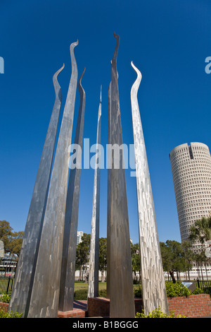 Sticks von Feuer-Kunst-Skulptur auf dem Campus der University of Tampa in der Innenstadt von Tampa, Florida Stockfoto