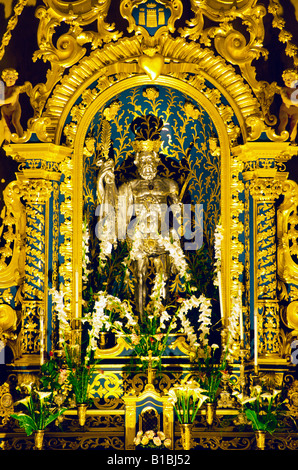 Altarbild in der Kathedrale von San Bartolomeo auf der Insel Lipari in den Äolischen Inseln, Italien Stockfoto