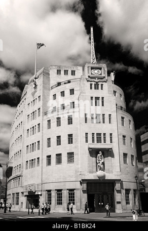 BBC-HQ, Broadcasting House Portland Place London, in schwarz & weiß (Farbe-Version verfügbar) Stockfoto