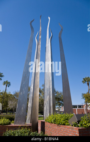 Sticks von Feuer-Kunst-Skulptur auf dem Campus der University of Tampa in der Innenstadt von Tampa, Florida Stockfoto